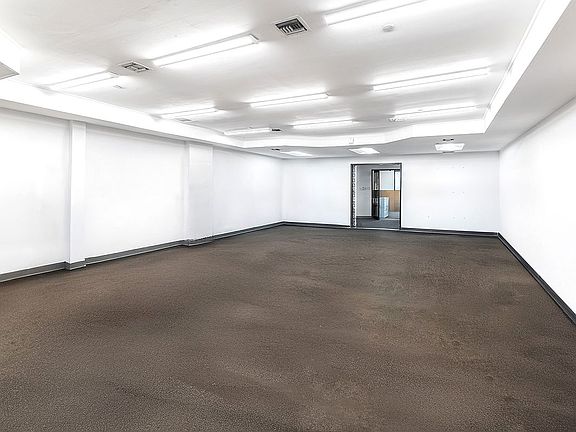 4th image of 47 E 19th St #4