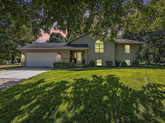 2nd image of 3700 Mapledge Ct NE