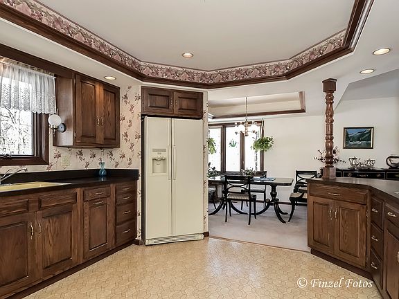 5th image of 30630 Southwoods Dr