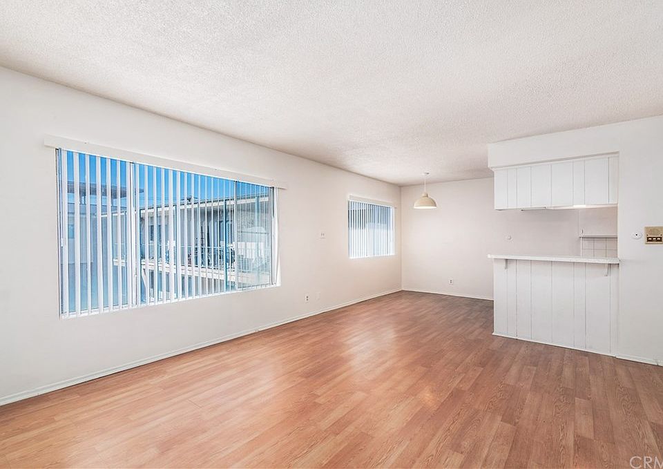1st image of 900 Kincaid Ave APT 6