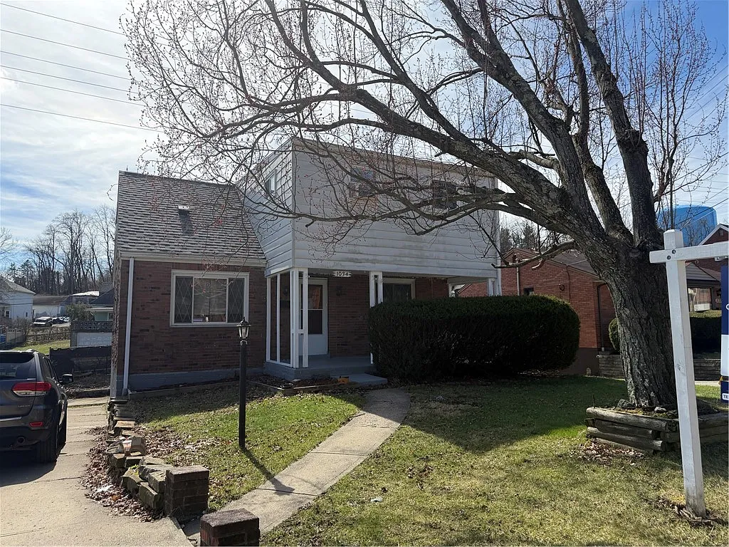 1034 Elwell St photo 1