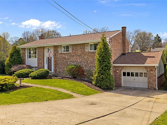 2nd image of 1223 Silver Ln
