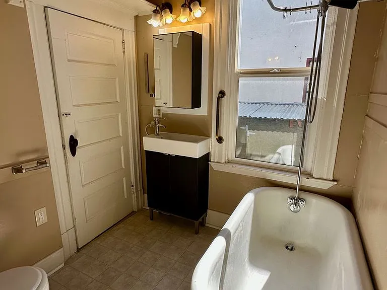 203 S Murdock Ave — Photo 7