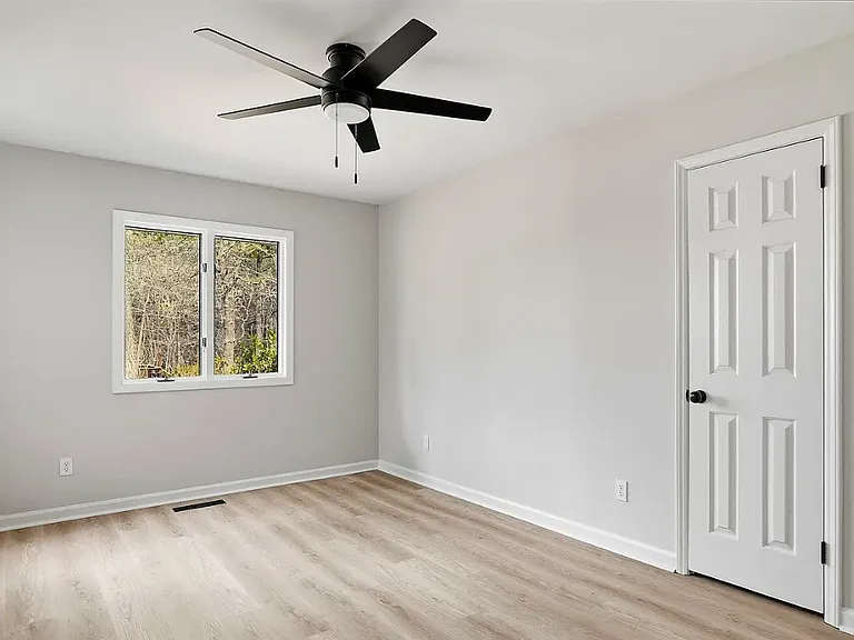 102 Scuppernong Ct — Photo 7
