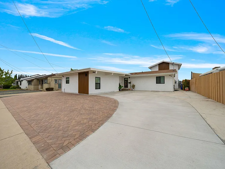 6842 Estrella Ave — Photo 1
