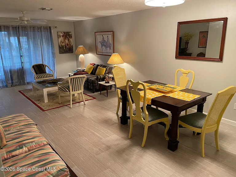159 Queens Ct — Photo 6