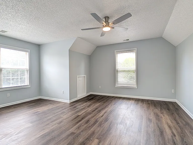 16364 S Brentwood St — Photo 11