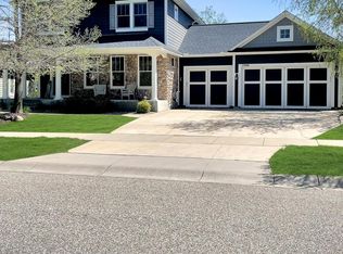 11046 Sweetwater Path, Woodbury, MN 55129