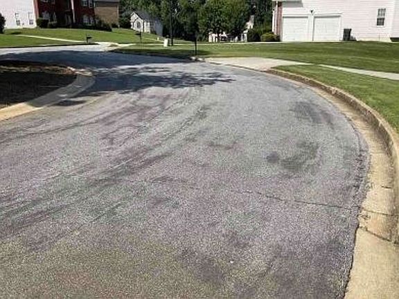 Exterior Neighborhood (street photo)