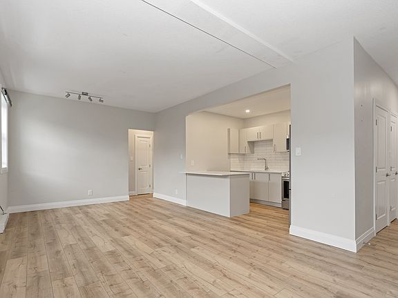 5th image of 523 Bay St
