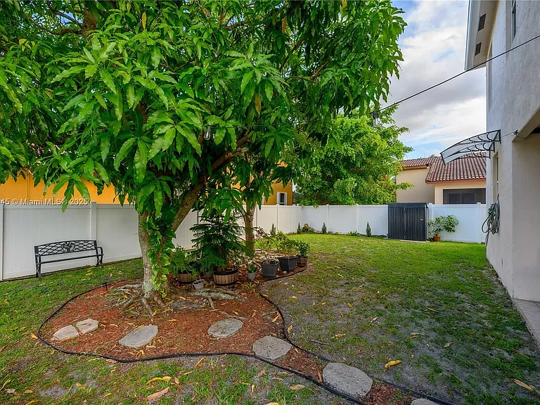 5309 SW 133rd Ave — Photo 5