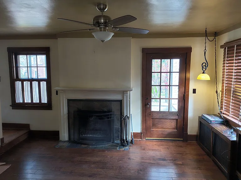 272 Dixon Ave — Photo 24