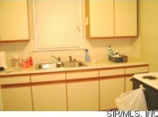 10 Miller Ln, Collinsville, IL 62234