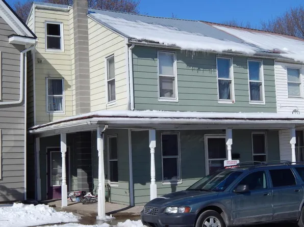 202 N Water St, Selinsgrove, PA 17870