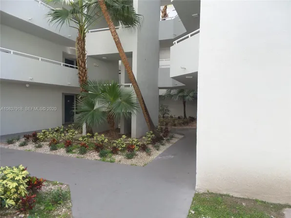 8255 SW 152nd Ave, Miami, FL