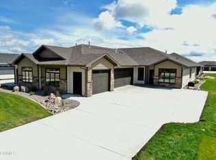 1911 Community Loop, Bismarck, ND 58503