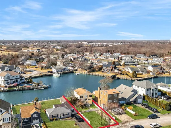 198 Mayhew, Babylon, NY 11702