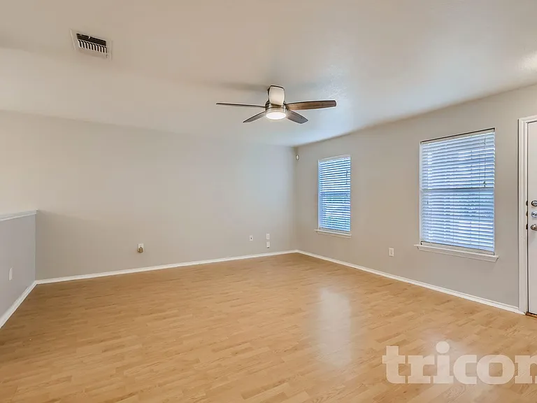9227 Dublin Hts — Photo 16