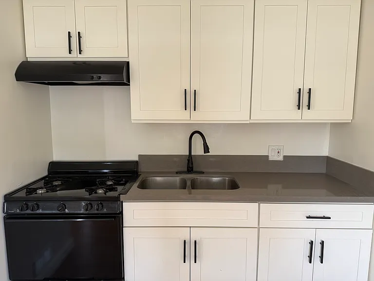 15109 S Saint Andrews Pl #15109 — Photo 3