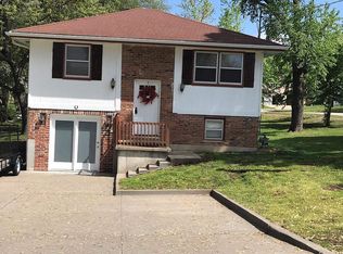 605 Carol St, Lansing, KS 66043