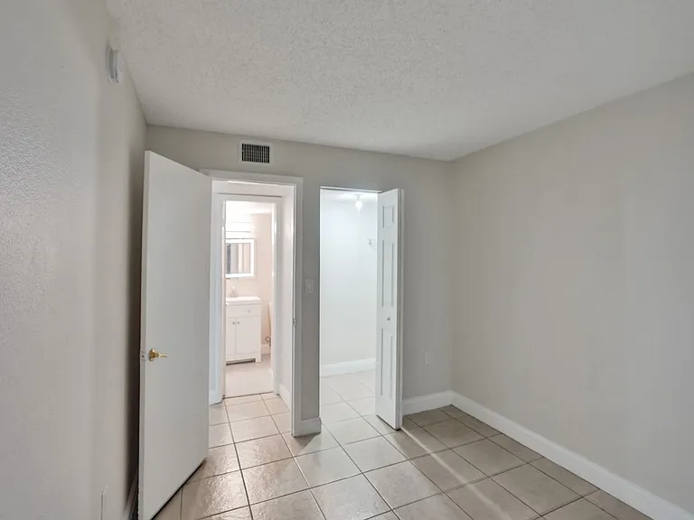 4205 N University Dr #108 — Photo 19