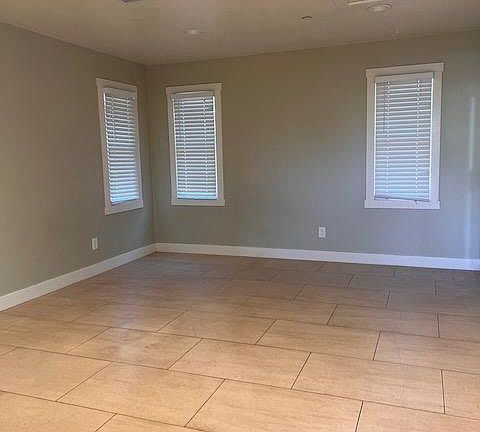 Living Room/Bedroom