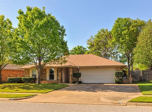 3rd image of 106 Almond Ln