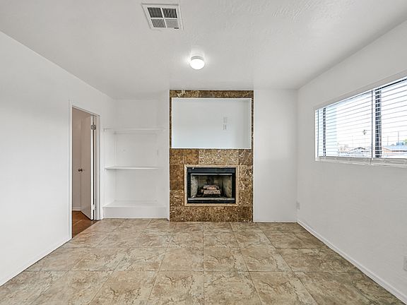 5th image of 3027 N 43rd Ave