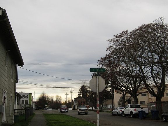 4th image of 2125 S Sheridan Ave
