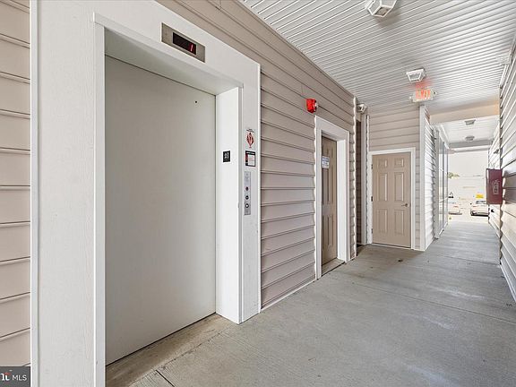 4th image of 5201 Stone Chase Way #A