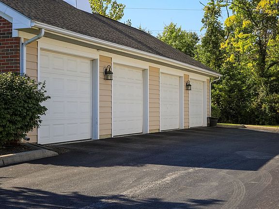 4th image of 3900 Suffolk Dr #117545