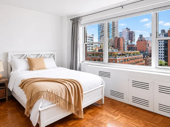233 East 69th Street image 1 of 10