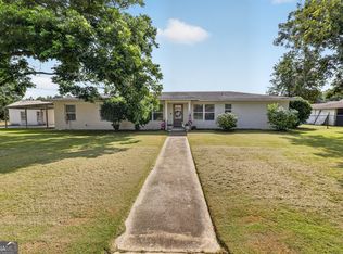 615 Pinewood Dr, Brooklet, GA 30415