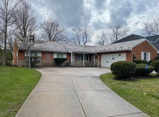 24924 Tunbridge Ln, Beachwood, OH