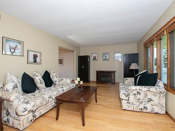 4th image of 920 Williamsport Dr