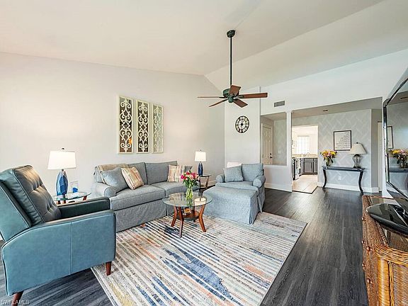 5th image of 9828 Luna CIR #203