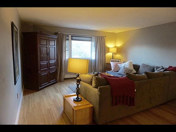 4th image of 141 Willard St #0