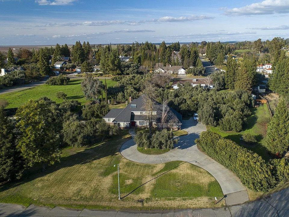 2nd image of 1674 Knoll Ct