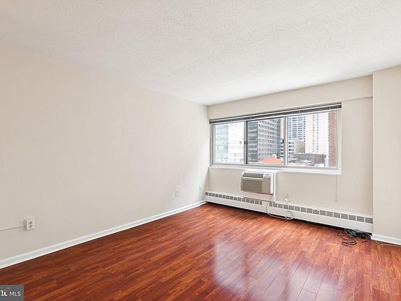 3rd image of 2101 Chestnut St Unit 719