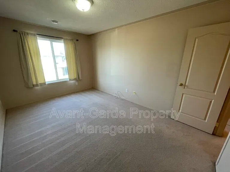 4405 37th St #13 — Photo 9