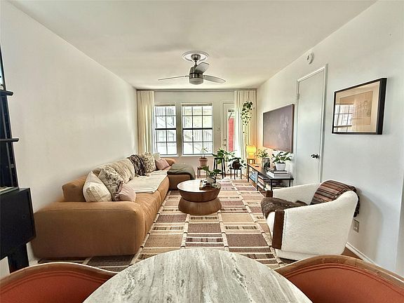 2nd image of 2215 Post Rd APT 1080