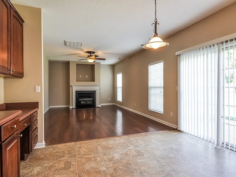 816 Stackhurst Way — Photo 7