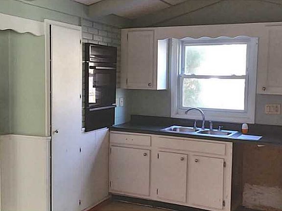5th image of 733 Crescent Dr