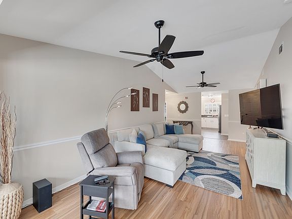 4th image of 700 Lake Orchid Cir APT 204