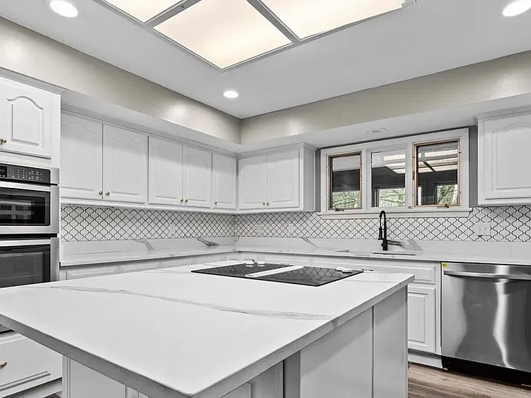 5770 Willow Walk — Photo 3