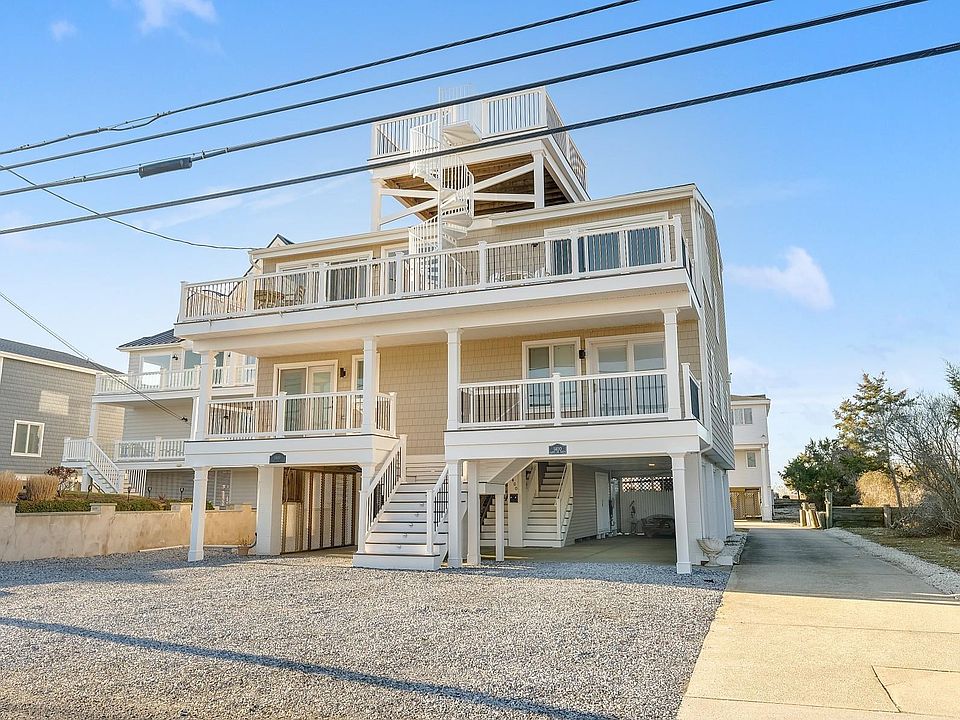 1st image of 1400 Landis Ave N #Sea