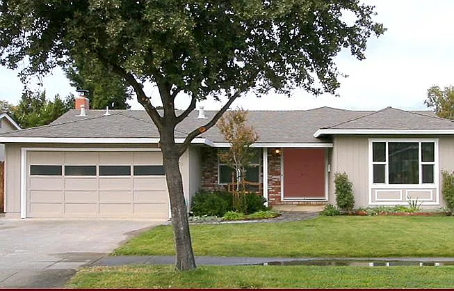 5255 Elrose Ave photo 1