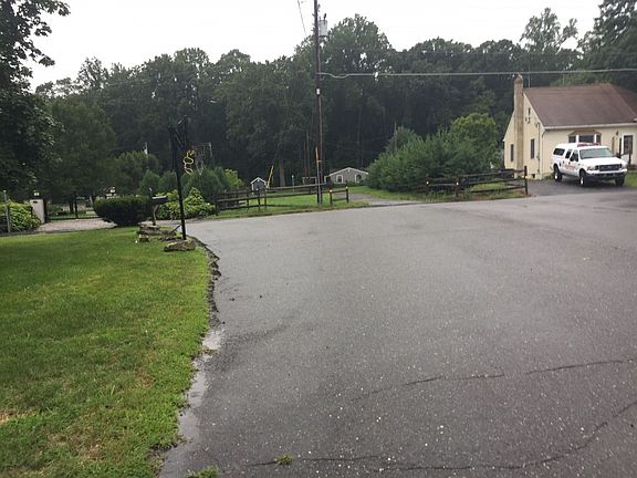 4th image of 72 Lakeview Dr