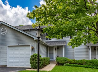 121 Villa Circle Dr #11, Palatine, IL 60067