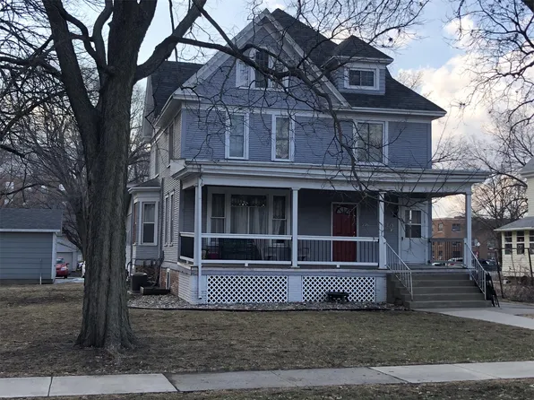 218 N Yale St APT 201, Vermillion, SD 57069